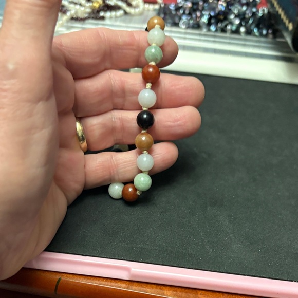 Multicolour Vintage Jade Beaded Necklace - Picture 5 of 8